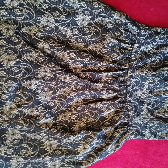 Black and beige lace short dress by 6 Degrees. - Picture 3 of 6